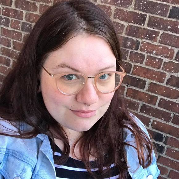 Meet your Posher, Katie - Picture 1 of 1